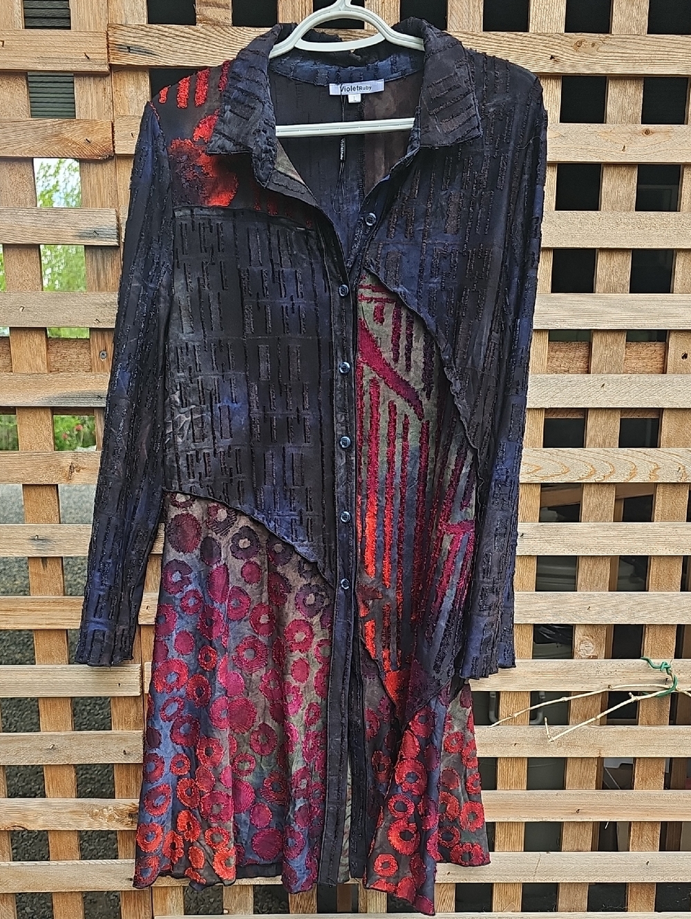 Elegant Black and Red Women's Tunic - Picture 2 of 16